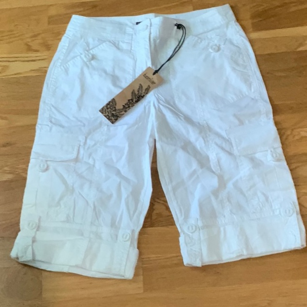 While Capri shorts by baseline. Size 4. Never worn
